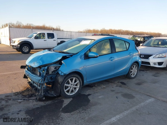 2015 Toyota Prius c One with VIN JTDKDTB37F1086741, listed as a IAAI auction lot 41642663 with 121,313 mi miles. Bid and sale history available at carsss.com. Image 18.