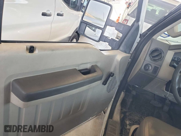 2008 Ford F-250 XL with VIN 1FTSW21558EB52531, listed as a IAAI auction lot 42832759 with 120,443 mi miles and . Bid and sale history available at DreamBid. Image 11.