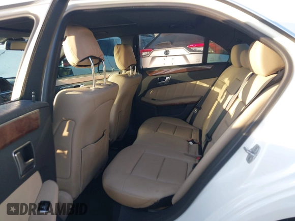 2013 Mercedes-Benz E 350 Luxury z VIN WDDHF5KB2DA741401, wystawiony jako IAAI lot #42605065 z przebiegiem 167 479 mil mil oraz . Historia ofert i sprzedaży dostępna na DreamBid. Obrazek 8.
