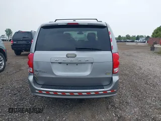 2018 Dodge Grand Caravan SXT z VIN 2C4RDGCG7JR301434, wystawiony jako IAAI lot #42510771 z przebiegiem 270 524 mil mil oraz . Historia ofert i sprzedaży dostępna na DreamBid. Obrazek 16.