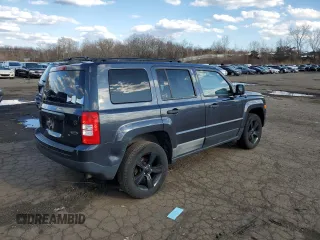 2015 Jeep Patriot Altitude z VIN 1C4NJRBB2FD348583, wystawiony jako Copart lot #50099155 z przebiegiem 174 720 mil mil oraz Czysty tytuł • Clean title. Historia ofert i sprzedaży dostępna na DreamBid. Obrazek 3.