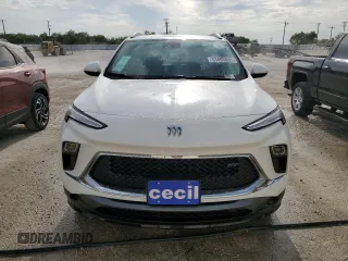 2025 Buick Encore GX Sport Touring с VIN KL4AMDSL1SB134184, выставлен на аукционе Copart как лот 53405055 с пробегом 25 миль миль и Чистый • Clean title. История ставок и продаж доступна на DreamBid. Изображение 5.