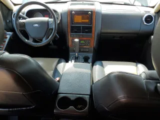 2010 Ford Explorer Eddie Bauer z VIN 1FMEU6EE1AUA85678, wystawiony jako Copart lot #60000995 z przebiegiem 272 339 mil mil oraz Szkoda całkowita • Salvage title. Historia ofert i sprzedaży dostępna na DreamBid. Obrazek 8.