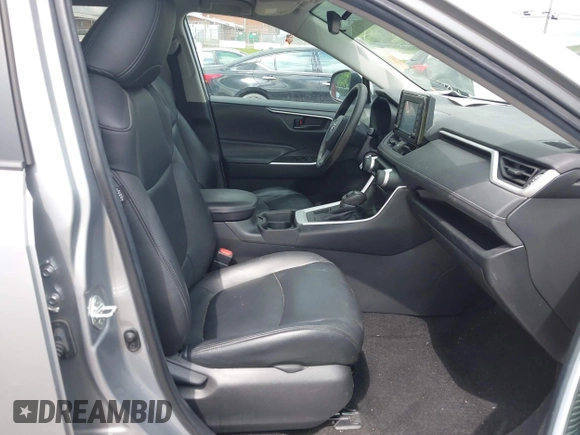 2020 Toyota RAV4 LE with VIN 2T3K1RFV8LC064253, listed as a IAAI auction lot 42216705 with 113,049 mi miles and . Bid and sale history available at DreamBid. Image 5.