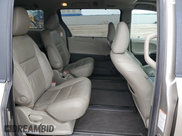 2017 Toyota Sienna XLE с VIN 5TDDZ3DC8HS178423, выставлен на аукционе Copart как лот 57628745 с пробегом 159 453 миль миль и Чистый • Clean title. История ставок и продаж доступна на DreamBid. Изображение 11.