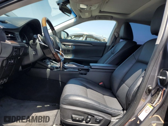 2016 Lexus ES 330 z VIN 58ABK1GGXGU006214, wystawiony jako Copart lot #57451925 z przebiegiem 99 852 mil mil oraz Szkoda całkowita • Salvage title. Historia ofert i sprzedaży dostępna na DreamBid. Obrazek 7.