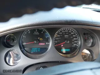 2007 Chevrolet Suburban LT with VIN 3GNFC16077G230369, listed as a IAAI auction lot 41476661 with 229,676 mi miles. Bid and sale history available at carsss.com. Image 7.