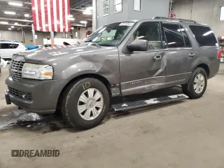 2011 Lincoln Navigator with VIN 5LMJJ2J52BEJ04253, listed as a Copart auction lot 85516944 with 252,610 mi miles and Non repairable. Bid and sale history available at DreamBid. Image 1.