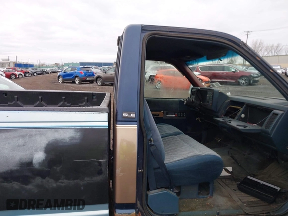 1994 GMC Sierra 1500 with VIN 1GTFC24K7RZ549681, listed as a IAAI auction lot 42038820 with 117,615 mi miles and . Bid and sale history available at DreamBid. Image 8.