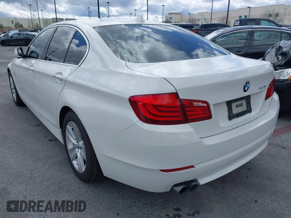 2013 BMW 5 Series 528i with VIN WBAXG5C50DDY34618, listed as a IAAI auction lot 41665956 with 85,088 mi miles and . Bid and sale history available at carsss.com. Image 3.