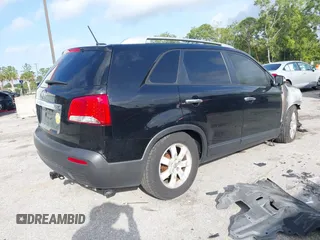 2012 Kia Sorento LX with VIN 5XYKT4A6XCG268899, listed as a IAAI auction lot 41727022 with 1 mi miles. Bid and sale history available at carsss.com. Image 4.