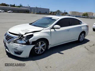 2015 Nissan Altima 2.5 with VIN 1N4AL3AP6FN879269, listed as a Copart auction lot 61616975 with 109,292 mi miles and Salvage title. Bid and sale history available at DreamBid. Image 1.