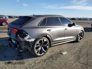 2022 Audi RS Q8 z VIN WU1ARBF14ND010975, wystawiony jako Copart lot #45132665 z przebiegiem 27 088 mil mil oraz Szkoda całkowita • Salvage title. Historia ofert i sprzedaży dostępna na DreamBid. Obrazek 3.
