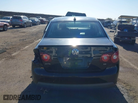 2008 Volkswagen Jetta SE with VIN 3VWRZ71KX8M082752, listed as a IAAI auction lot 42529588 with 167,568 mi miles and . Bid and sale history available at DreamBid. Image 17.