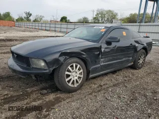 2008 Ford Mustang Deluxe z VIN 1ZVHT80N685201210, wystawiony jako Copart lot #54890275 z przebiegiem Nie podano mil oraz Szkoda całkowita • Salvage title. Historia ofert i sprzedaży dostępna na DreamBid. Obrazek 1.