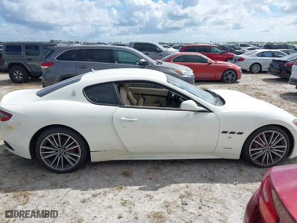 2017 Maserati GranTurismo Sport with VIN ZAM45VLA0H0218497, listed as a IAAI auction lot 40486377 with NaN miles. Bid and sale history available at carsss.com. Image 13.