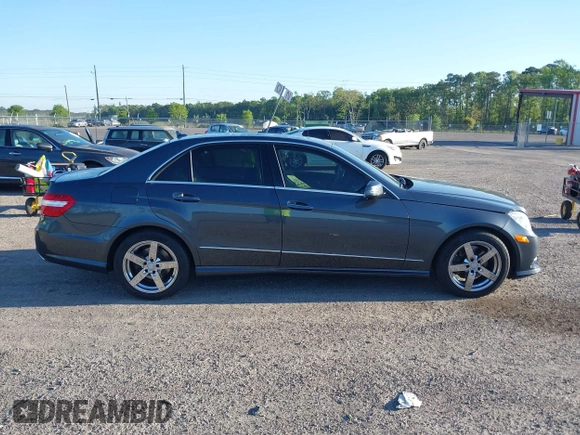 2013 Mercedes-Benz E-Class E 350 Luxury BlueTEC with VIN WDDHF2EB8DA741915, listed as a IAAI auction lot 42026412 with 105,569 mi miles. Bid and sale history available at carsss.com. Image 13.