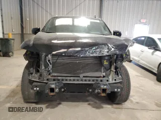 2022 Chevrolet Tahoe LS z VIN 1GNSKMKD8NR330151, wystawiony jako Copart lot #57070205 z przebiegiem 61 531 mil mil oraz Szkoda całkowita • Salvage title. Historia ofert i sprzedaży dostępna na DreamBid. Obrazek 5.