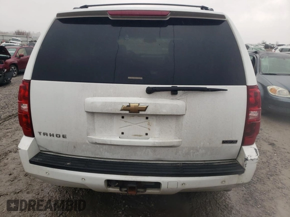 2008 Chevrolet Tahoe 3LT z VIN 1GNFK13018R141423, wystawiony jako Copart lot #43813525 z przebiegiem 288 352 mil mil oraz Szkoda całkowita • Salvage title. Historia ofert i sprzedaży dostępna na DreamBid. Obrazek 6.