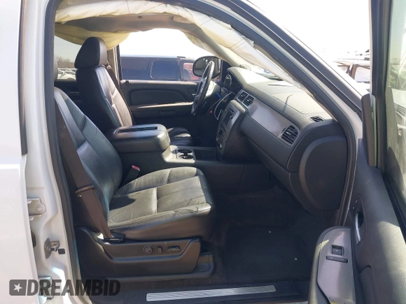 2009 Chevrolet Tahoe 1LT z VIN 1GNFK23049R106012, wystawiony jako IAAI lot #41695274 z przebiegiem 212 989 mil mil oraz . Historia ofert i sprzedaży dostępna na DreamBid. Obrazek 5.