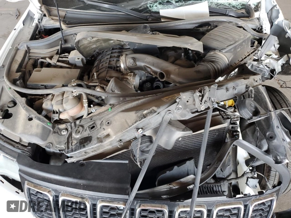 2019 Jeep Grand Cherokee Altitude с VIN 1C4RJEAG5KC851533, выставлен на аукционе Copart как лот 62908075 с пробегом 49 915 миль миль и Списание • Salvage title. История ставок и продаж доступна на DreamBid. Изображение 12.