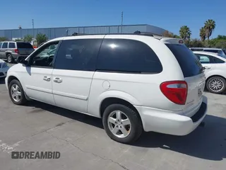 2005 Dodge Caravan SXT z VIN 2D4GP44L95R336090, wystawiony jako IAAI lot #42328818 z przebiegiem 272 347 mil mil oraz . Historia ofert i sprzedaży dostępna na DreamBid. Obrazek 3.