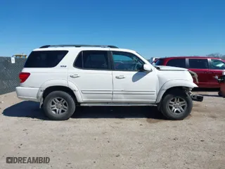 2005 Toyota Sequoia SR5 with VIN 5TDZT34AX5S252295, listed as a IAAI auction lot 41725776 with 236,512 mi miles. Bid and sale history available at carsss.com. Image 13.