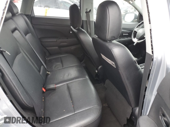 2016 Mitsubishi Outlander SEL z VIN JA4AP4AW8GZ051692, wystawiony jako Copart lot #61483965 z przebiegiem 62 556 mil mil oraz Szkoda całkowita • Salvage title. Historia ofert i sprzedaży dostępna na DreamBid. Obrazek 10.