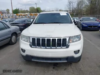 2011 Jeep Grand Cherokee Limited with VIN 1J4RR5GG4BC631343, listed as a IAAI auction lot 41933513 with 262,207 mi miles. Bid and sale history available at carsss.com. Image 12.