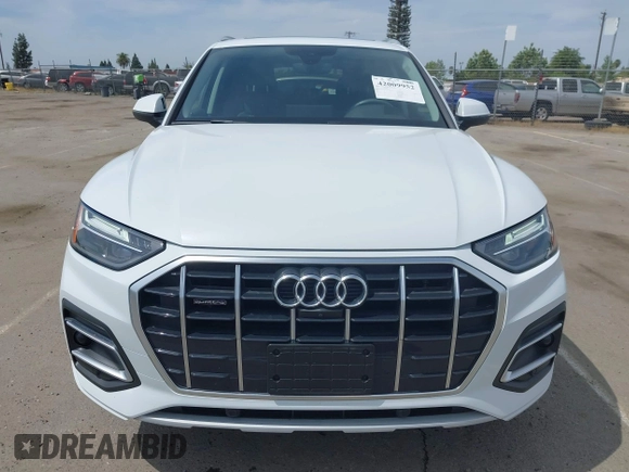 2021 Audi Q5 Premium Plus with VIN WA1BAAFY0M2069879, listed as a IAAI auction lot 42009952 with 44,686 mi miles. Bid and sale history available at carsss.com. Image 12.