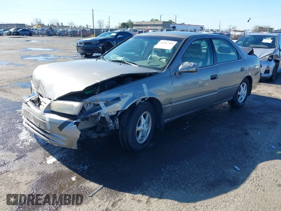 1998 Toyota Camry LE z VIN 4T1BG28KXWU248887, wystawiony jako IAAI lot #41507392 z przebiegiem Nie podano mil oraz . Historia ofert i sprzedaży dostępna na DreamBid. Obrazek 16.