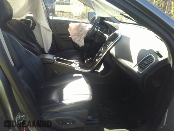 2017 Volvo XC60 Inscription with VIN YV440MDU0H2207703, listed as a IAAI auction lot 40400202 with 49,387 mi miles. Bid and sale history available at carsss.com. Image 5.