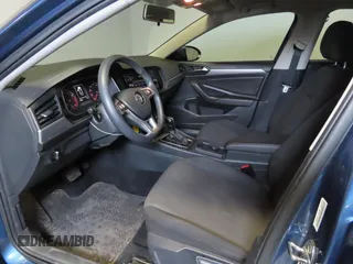 2021 Volkswagen Jetta S z VIN 3VWC57BU9MM003499, wystawiony jako Copart lot #42794495 z przebiegiem 67 639 mil mil oraz Czysty tytuł • Clean title. Historia ofert i sprzedaży dostępna na DreamBid. Obrazek 9.