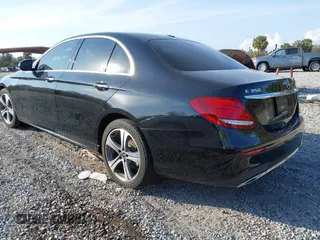 2020 Mercedes-Benz E 350 z VIN WDDZF8DBXLA708289, wystawiony jako IAAI lot #41486627 z przebiegiem Nie podano mil oraz . Historia ofert i sprzedaży dostępna na DreamBid. Obrazek 3.