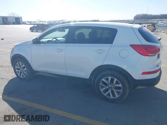2015 Kia Sportage LX with VIN KNDPBCAC8F7690843, listed as a IAAI auction lot 41813154 with 124,885 mi miles and . Bid and sale history available at carsss.com. Image 3.