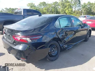 2022 Toyota Camry SE with VIN 4T1T11AK4NU639042, listed as a IAAI auction lot 41064319 with 33,078 mi miles. Bid and sale history available at carsss.com. Image 4.