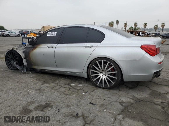 2012 BMW 7 Series 750i z VIN WBAKA8C5XCCY37933, wystawiony jako Copart lot #53122875 z przebiegiem Nie podano mil oraz Nie do naprawy • Non repairable. Historia ofert i sprzedaży dostępna na DreamBid. Obrazek 2.