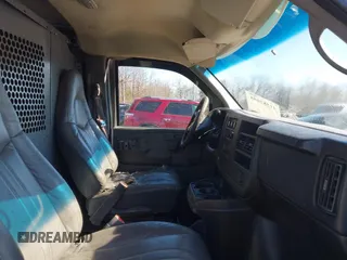 2008 Chevrolet Express Cargo Van with VIN 1GCGG25C481179562, listed as a IAAI auction lot 41582058 with 150,510 mi miles. Bid and sale history available at carsss.com. Image 5.