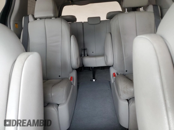 2012 Toyota Sienna XLE с VIN 5TDDK3DC8CS042919, выставлен на аукционе Copart как лот 62644385 с пробегом 135 252 миль миль и Списание • Salvage title. История ставок и продаж доступна на DreamBid. Изображение 10.