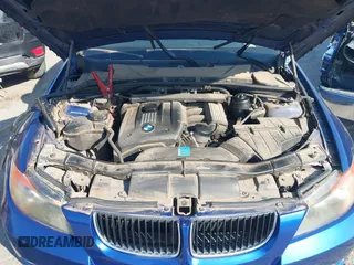 2008 BMW 3 Series 328i with VIN WBAVA37518NL18288, listed as a IAAI auction lot 40032806 with 133,691 mi miles. Bid and sale history available at carsss.com. Image 10.