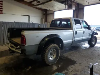 2001 Ford F-250 XL with VIN 1FTNW21F21EB83957, listed as a Copart auction lot 61602715 with 205,738 mi miles and Salvage title. Bid and sale history available at DreamBid. Image 3.