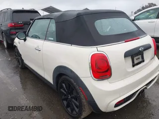 2016 MINI Convertible S z VIN WMWWG9C52G3C21934, wystawiony jako IAAI lot #41569029 z przebiegiem 102 042 mil mil oraz . Historia ofert i sprzedaży dostępna na DreamBid. Obrazek 3.