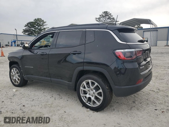 2023 Jeep Compass Latitude Lux z VIN 3C4NJDFN5PT533259, wystawiony jako Copart lot #71166814 z przebiegiem 2 395 mil mil oraz Szkoda całkowita • Salvage title. Historia ofert i sprzedaży dostępna na DreamBid. Obrazek 2.