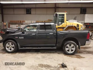 2016 Ram 1500 Big Horn z VIN 1C6RR7LT3GS305235, wystawiony jako IAAI lot #41955334 z przebiegiem 211 673 mil mil oraz . Historia ofert i sprzedaży dostępna na DreamBid. Obrazek 14.