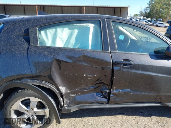 2018 Honda HR-V LX with VIN 3CZRU6H37JG726863, listed as a IAAI auction lot 41843904 with 152,551 mi miles. Bid and sale history available at carsss.com. Image 6.