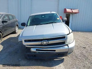 2010 Chevrolet Silverado 1500 LT with VIN 1GCSKSE31AZ221654, listed as a IAAI auction lot 40564208 with 239,609 mi miles. Bid and sale history available at carsss.com. Image 12.