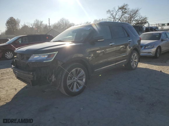 2019 Ford Explorer Limited with VIN 1FM5K8FH1KGB15899, listed as a Copart auction lot 82613044 with 130,417 mi miles and Salvage Title. Bid and sale history available at carsss.com. Image 1.