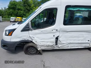 2020 Ford Transit Passenger XL z VIN 1FDZK1C82LKA79233, wystawiony jako IAAI lot #42766871 z przebiegiem 32 428 mil mil oraz . Historia ofert i sprzedaży dostępna na DreamBid. Obrazek 6.