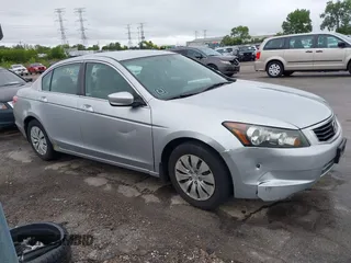 2008 Honda Accord LX z VIN 1HGCP26378A142472, wystawiony jako IAAI lot #42315943 z przebiegiem 217 985 mil mil oraz . Historia ofert i sprzedaży dostępna na DreamBid. Obrazek 1.