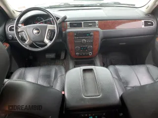 2011 Chevrolet Tahoe LT z VIN 1GNSKBE05BR258317, wystawiony jako Copart lot #54771685 z przebiegiem 214 722 mil mil oraz Szkoda całkowita • Salvage title. Historia ofert i sprzedaży dostępna na DreamBid. Obrazek 8.